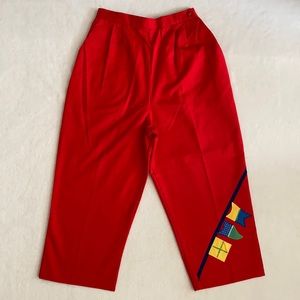 {VTG} The Frog Pond | 80s Embroidered Flags High Waisted Pleated Capri Pants Red